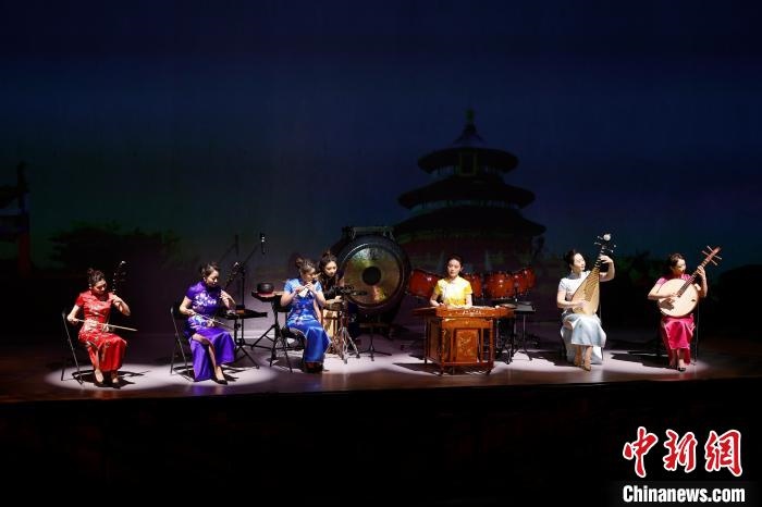 6日，“相約北京”奧林匹克文化節(jié)暨第22屆“相約北京”國際藝術(shù)節(jié)在京開幕?！?lt;a target='_blank' href='/'>中新社</a>記者 富田 攝