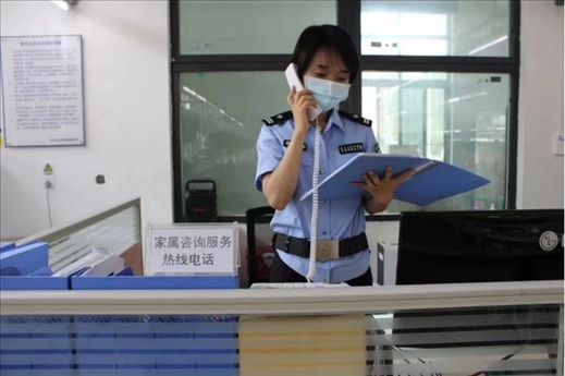楊莎在工作。四川省女子強(qiáng)制隔離戒毒所供圖
