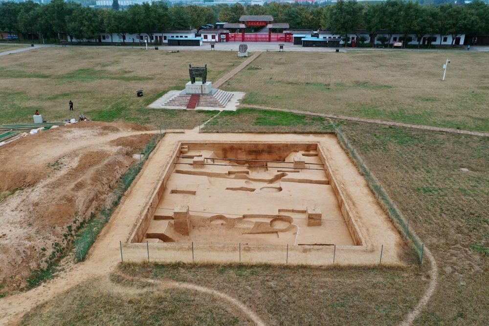 2022年河南安陽市殷墟商王陵區(qū)第三地點(diǎn)發(fā)掘現(xiàn)場(chǎng)（資料照片）。新華社發(fā)