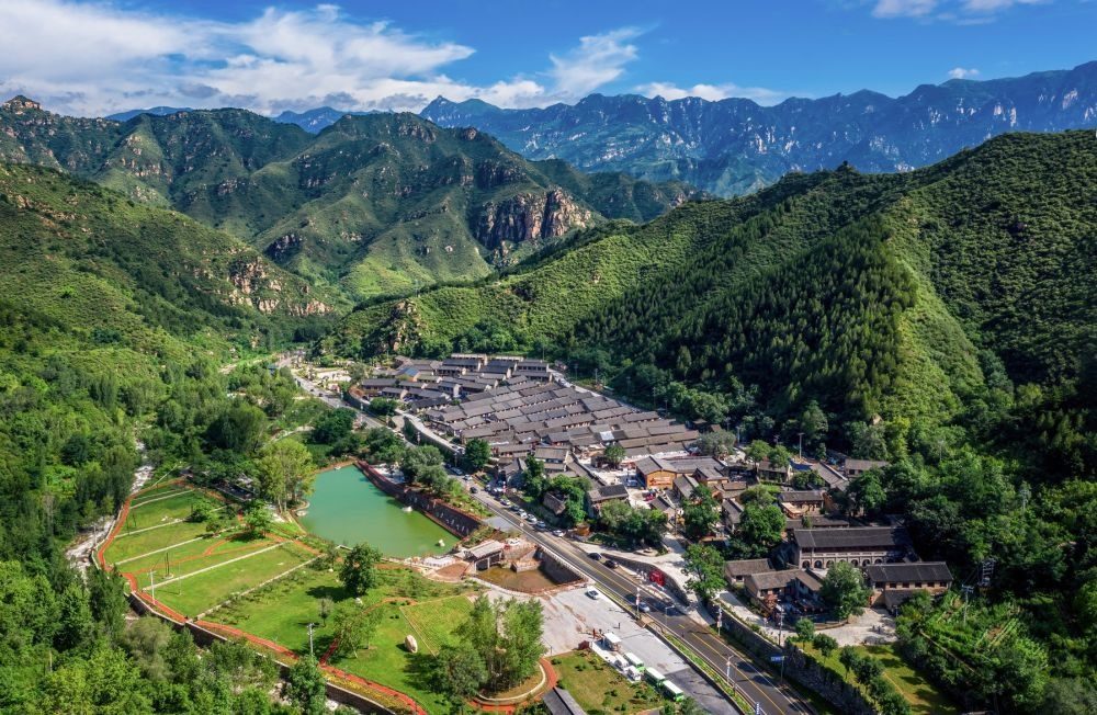 這是2021年7月23日拍攝的河北省阜平縣駱駝灣村景色（無人機照片）。新華社記者 朱旭東 攝