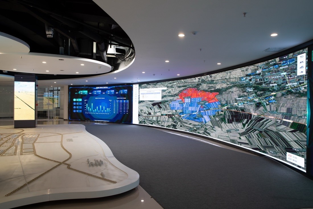 黑龍江省慶安縣數(shù)字農(nóng)業(yè)指揮中心平臺(tái)上展示的黑土地情況（4月26日攝）。新華社記者 張濤 攝