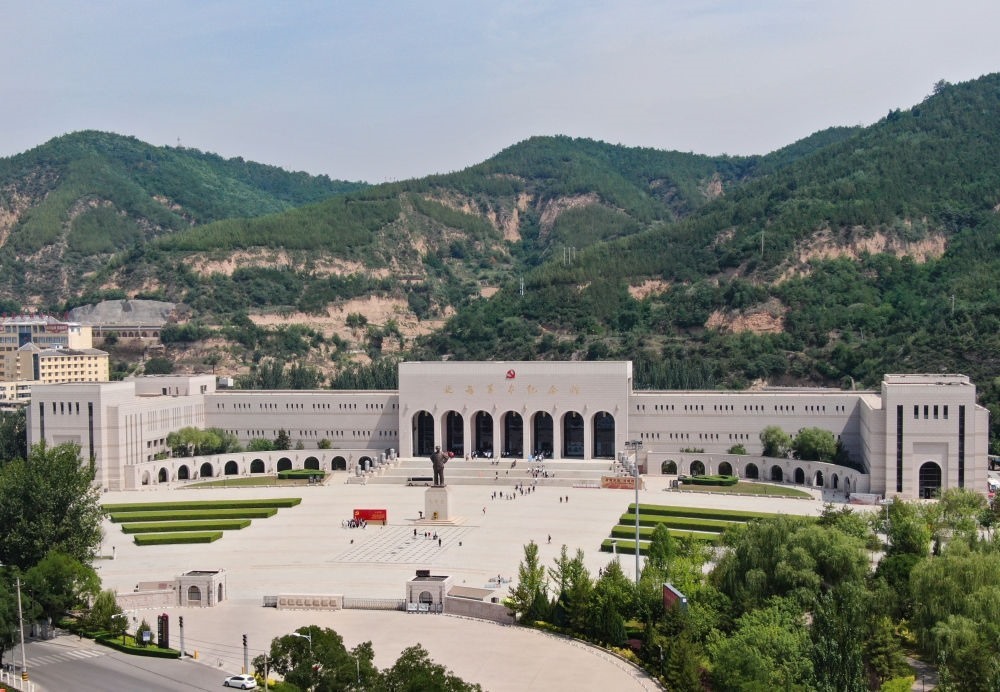 這是2023年6月27日拍攝的延安革命紀(jì)念館（無人機(jī)照片）。新華社記者 張博文 攝