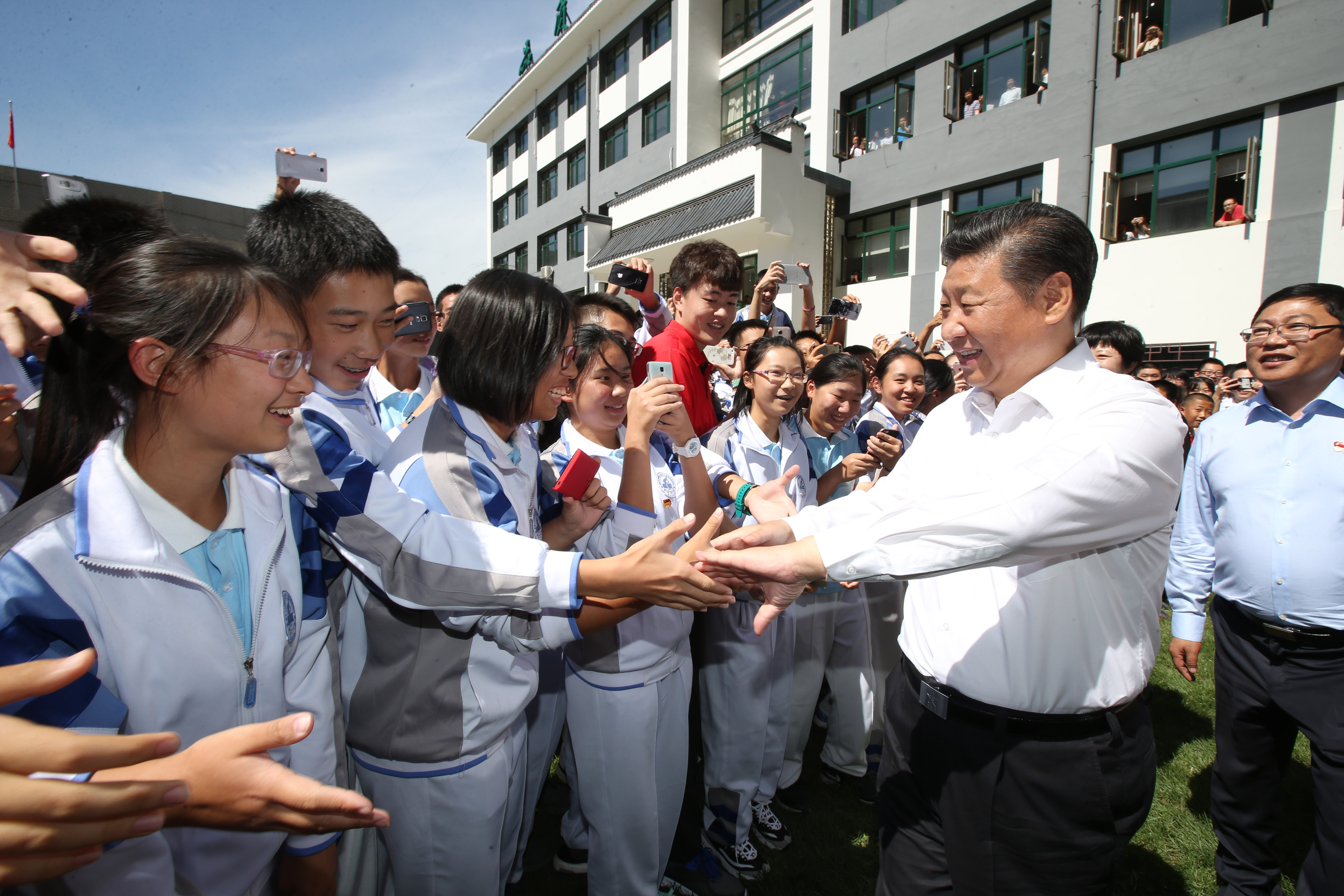 2016年9月9日，習(xí)近平總書記來(lái)到位于北京市海淀區(qū)的八一學(xué)校看望師生。