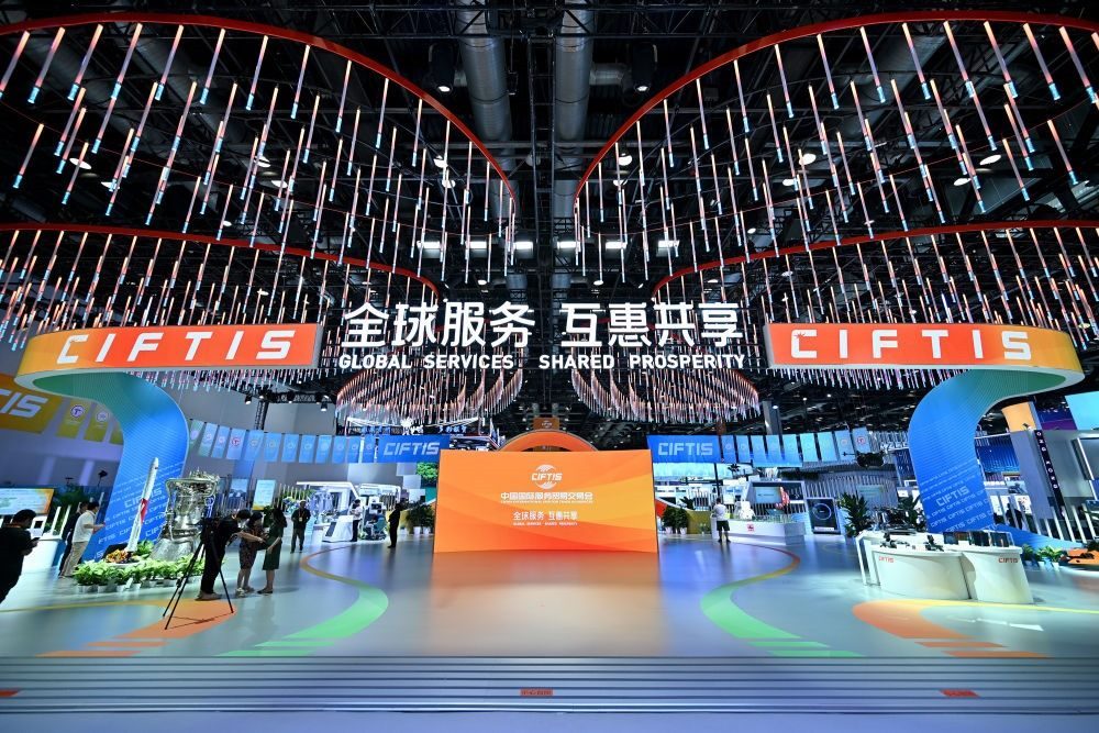 這是9月1日拍攝的國家會(huì)議中心內(nèi)景。新華社記者 李鑫 攝