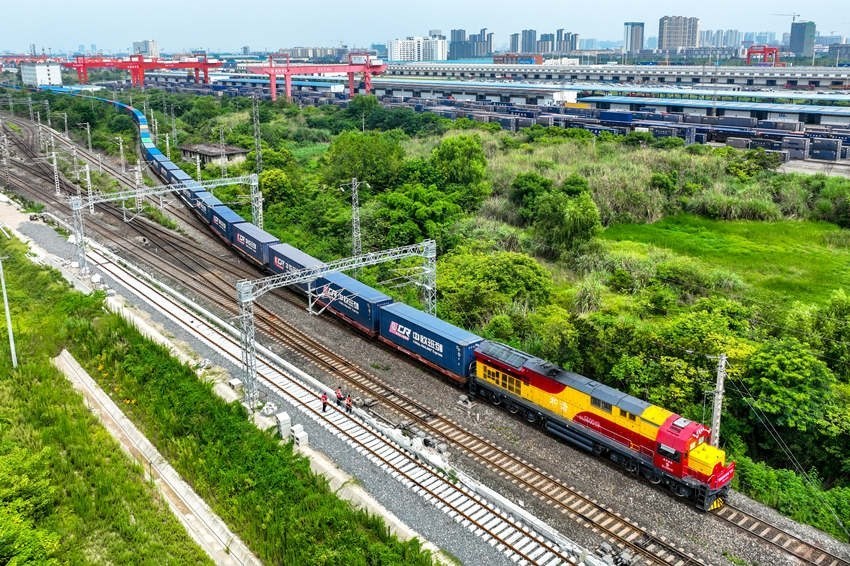 中歐班列（成渝）駛出成都國際鐵路港。青白江區(qū)委宣傳部供圖