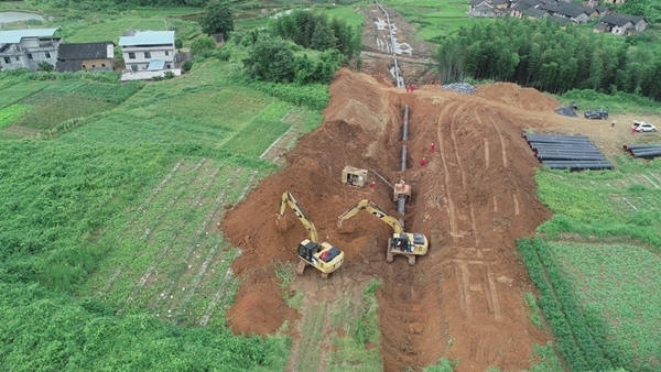 潛江—韶關(guān)輸氣管道廣西支干線建設(shè)現(xiàn)場。唐瑋峰攝