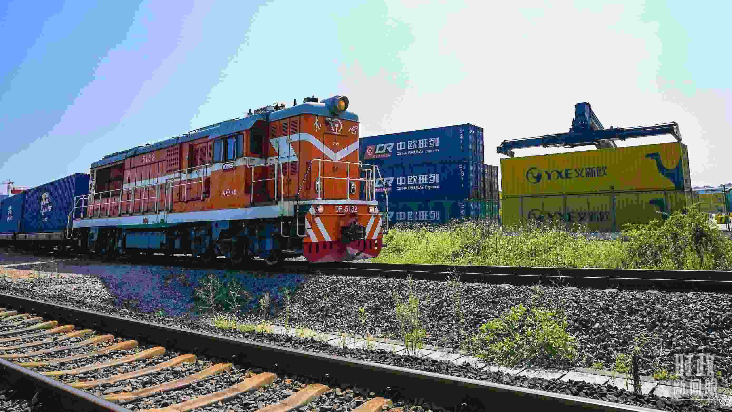 △“義新歐”中歐班列。（總臺(tái)國(guó)廣記者李晉拍攝）