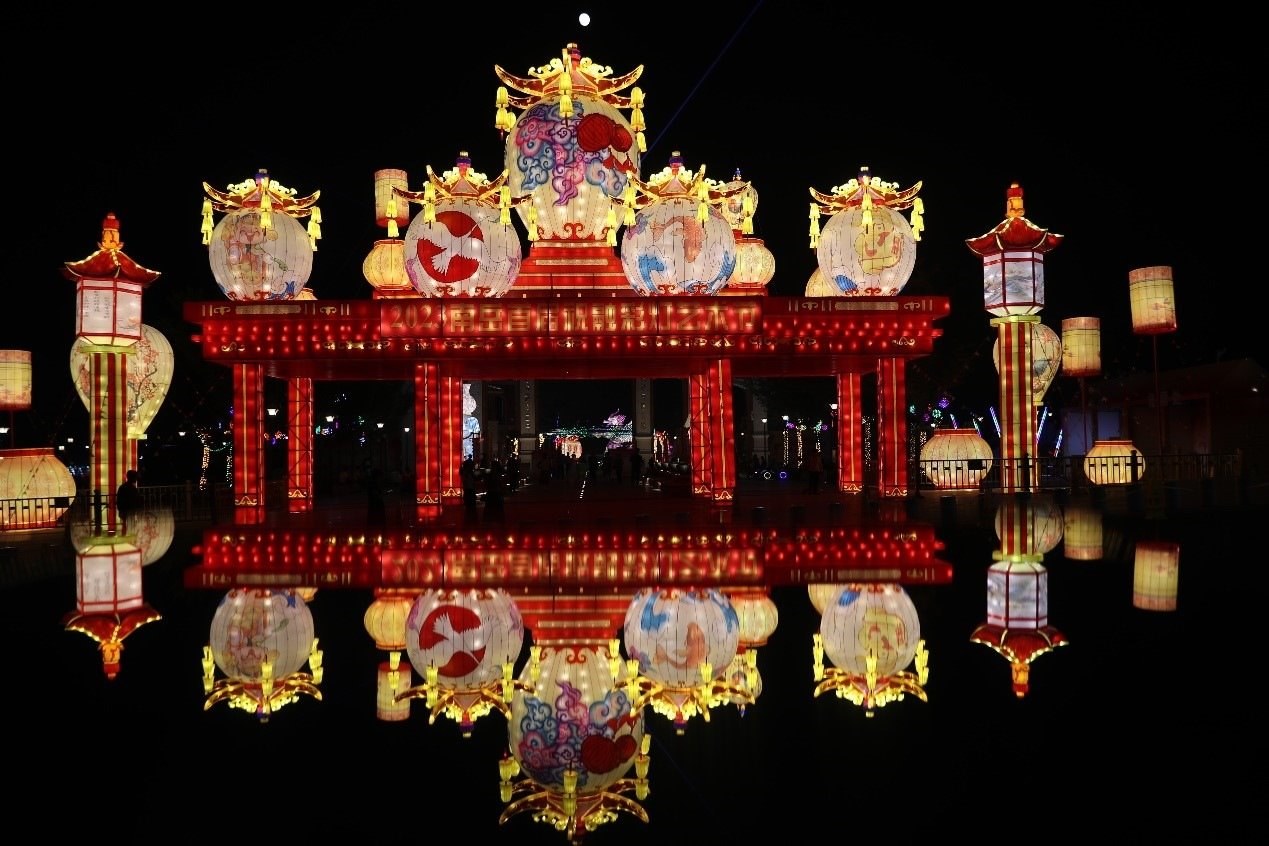 中秋國慶期間，南岳祝融文旅小鎮(zhèn)舉辦祝融花燈節(jié)。曹正平攝