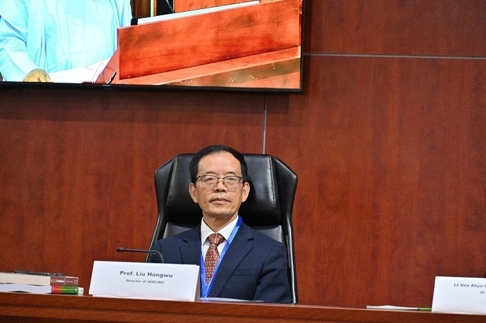 浙江師范大學非洲研究院院長劉鴻武作會議總結(jié)。浙江師范大學非洲研究院供圖