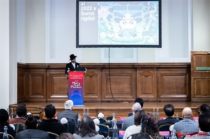 城市建筑與文化創(chuàng)意設計師卡姆·帕尼薩講述他和四川的故事。人民網(wǎng) 郭錦標攝