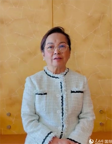 菲律賓前總統(tǒng)阿羅約通過視頻發(fā)表致辭。人民網(wǎng)記者樊帆 攝