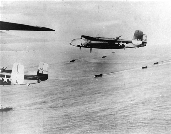 1942年4月18日，美國航空母艦甲板上B－25解放式轟炸機起飛轟炸東京工業(yè)區(qū)域，此為日本首次受盟軍之進攻。