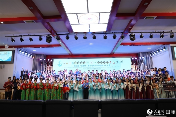 獲獎(jiǎng)選手合影。人民網(wǎng)記者 孫廣勇攝