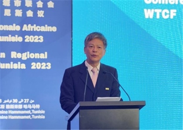 2023世界旅游城市聯(lián)合會(huì)非洲區(qū)域突尼斯會(huì)議 世界旅游城市聯(lián)合會(huì)常務(wù)副秘書(shū)長(zhǎng)李寶春致辭。主辦方供圖