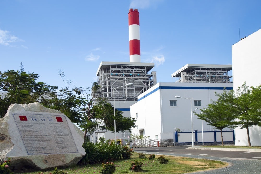 這是2021年3月24日在越南平順省拍攝的越南永新燃煤電廠一期BOT項目廠區(qū)。新華社發(fā)（南方電網(wǎng)越南永新公司供圖）
