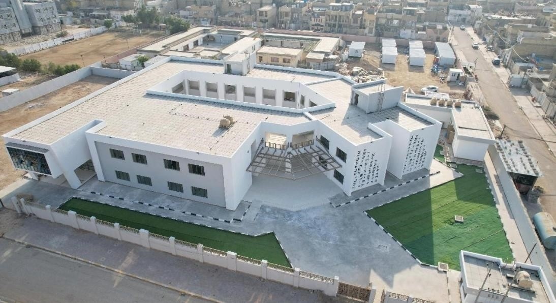 中國(guó)電建承建了679所伊拉克示范學(xué)校。圖為已經(jīng)竣工的伊拉克瓦西特省第20號(hào)學(xué)校。趙沖攝 中國(guó)電建供圖