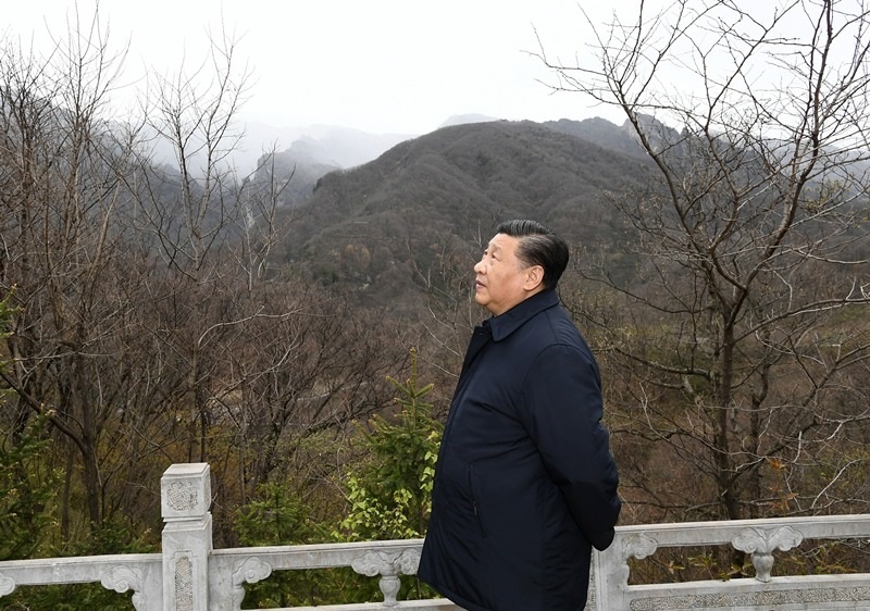 2020年4月20日，習(xí)近平在陜西秦嶺牛背梁國家級自然保護(hù)區(qū)，了解秦嶺生態(tài)保護(hù)工作情況。