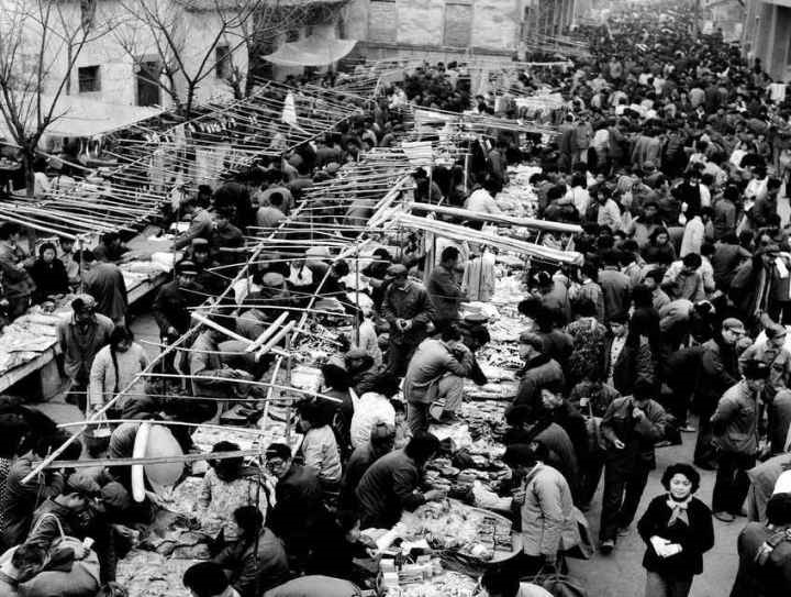 1982年，義烏湖清門馬路市場場景。拍友 金福根 攝