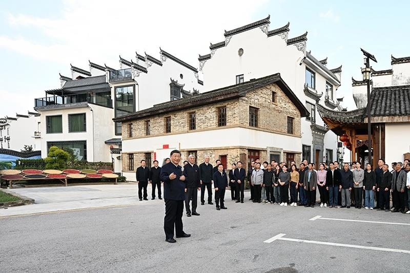 2023年10月11日，習(xí)近平總書記在江西上饒市婺源縣秋口鎮(zhèn)王村石門自然村考察。
