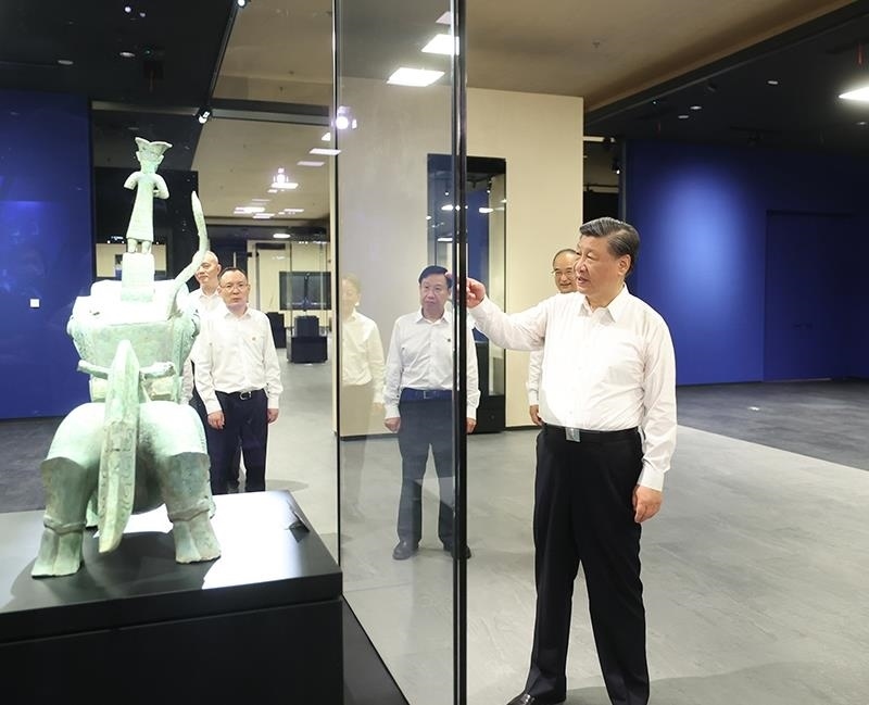 △2023年7月26日，習(xí)近平總書記在位于四川德陽市廣漢市的三星堆博物館新館參觀。