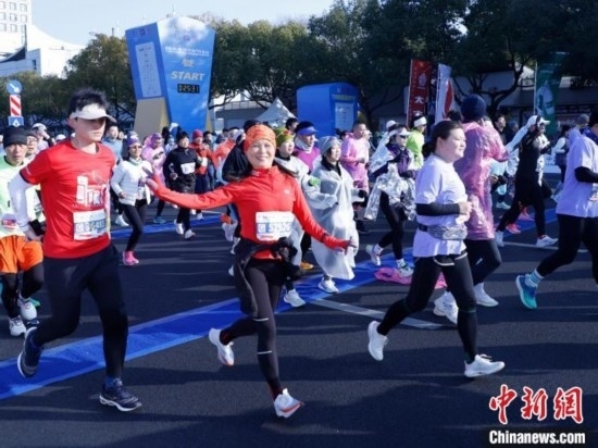 2023杭州馬拉松現(xiàn)場(chǎng)。肖健 攝