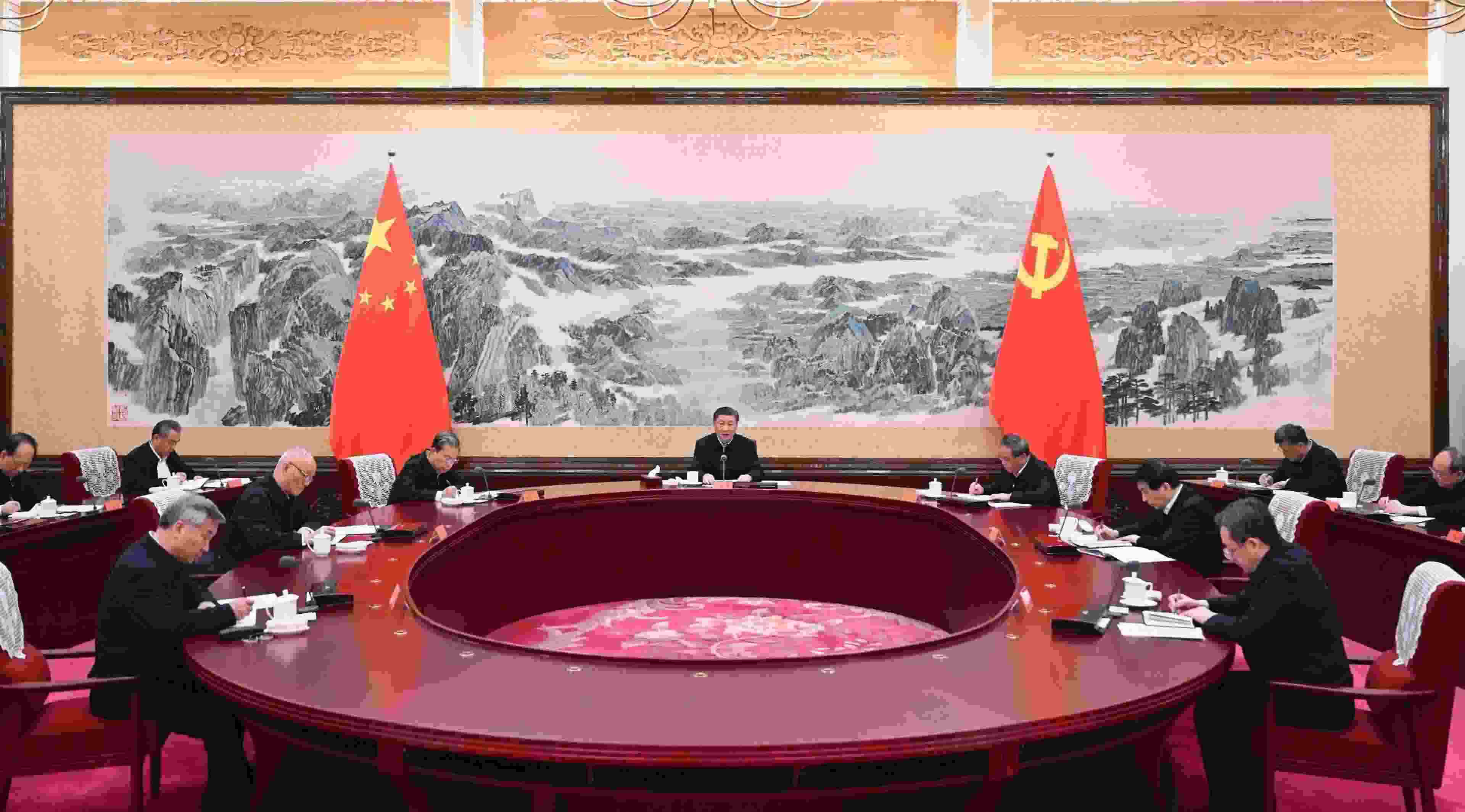2023年12月21日至22日，中共中央政治局召開學(xué)習貫徹習近平新時代中國特色社會主義思想主題教育專題民主生活會，中共中央總書記習近平主持會議并發(fā)表重要講話。