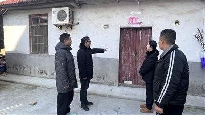  圖②：法官勘察訟爭房產(chǎn)。