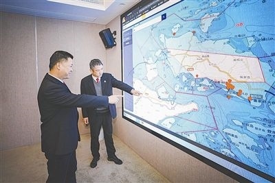 圖③：法官為涉案船舶尋找安全的錨泊地點(diǎn)。