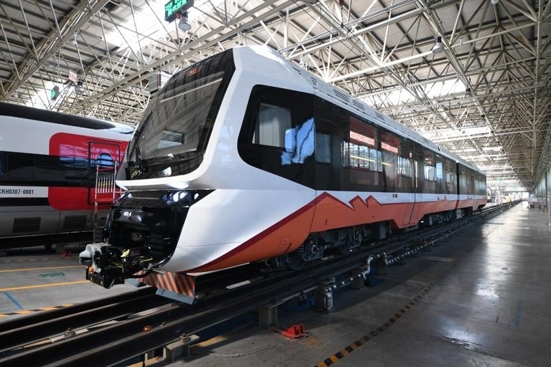 △2023年6月6日，中國(guó)中車出口阿根廷新能源輕軌車輛首列車在中車唐山公司下線。