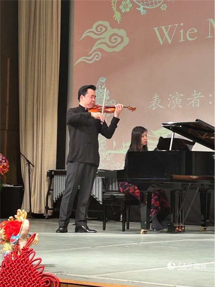 小提琴獨奏《Wie Melodien zieht es mir》《新春樂》，表演者：寧峰、韓卉菁（鋼琴伴奏）