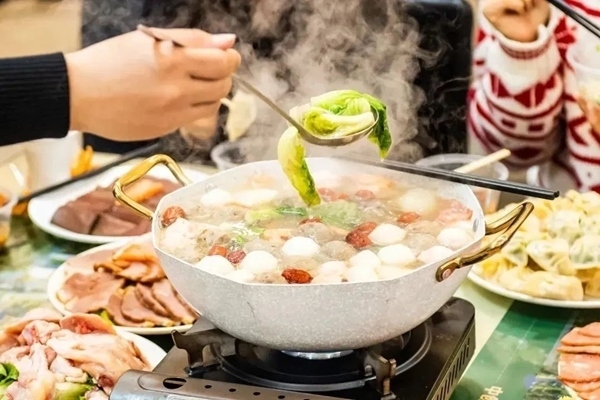 華南理工大學推出火鍋年夜飯。校方供圖
