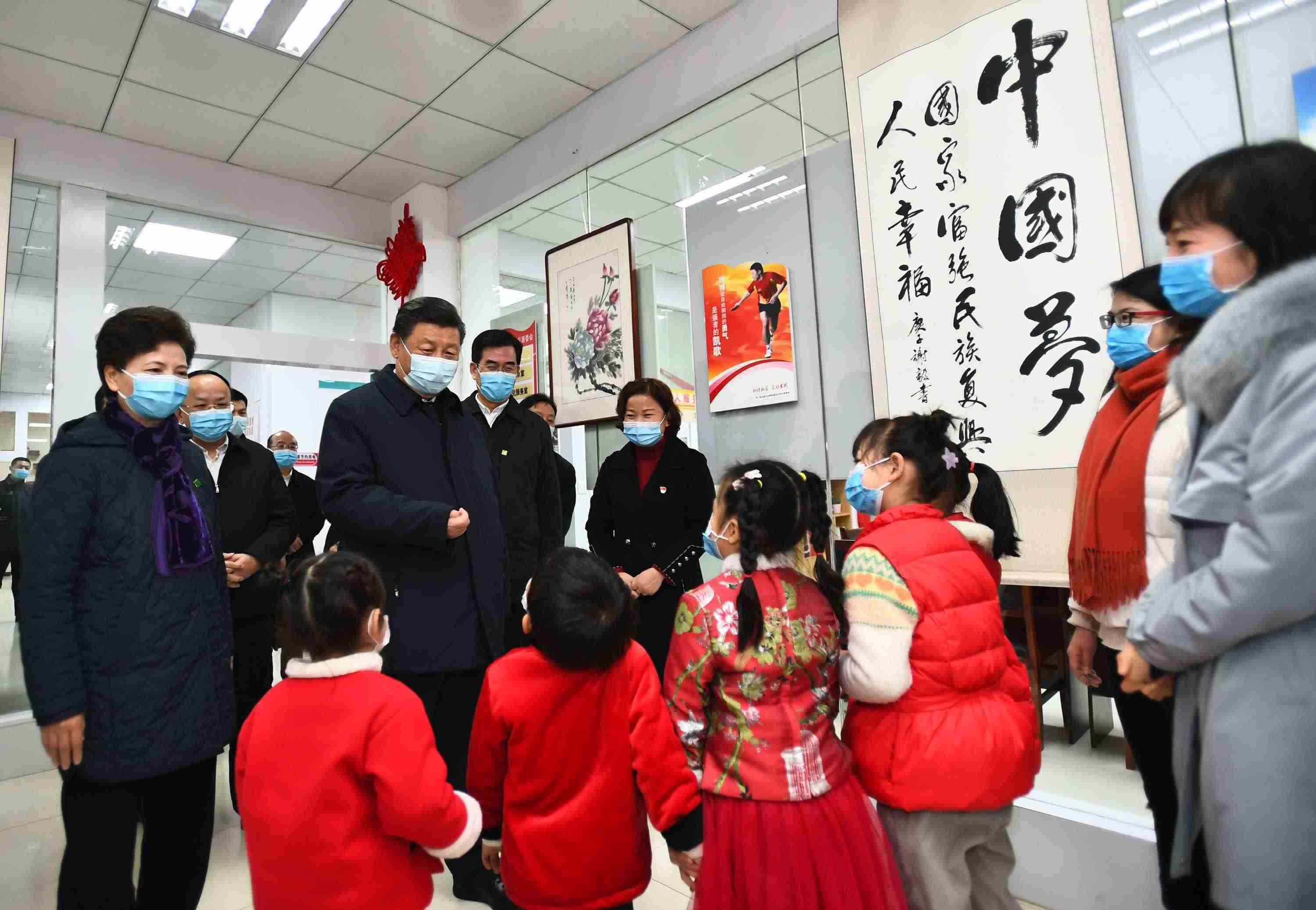 △ 2021年2月4日下午，習(xí)近平在貴陽市觀山湖區(qū)金陽街道金元社區(qū)，看望慰問社區(qū)居民。