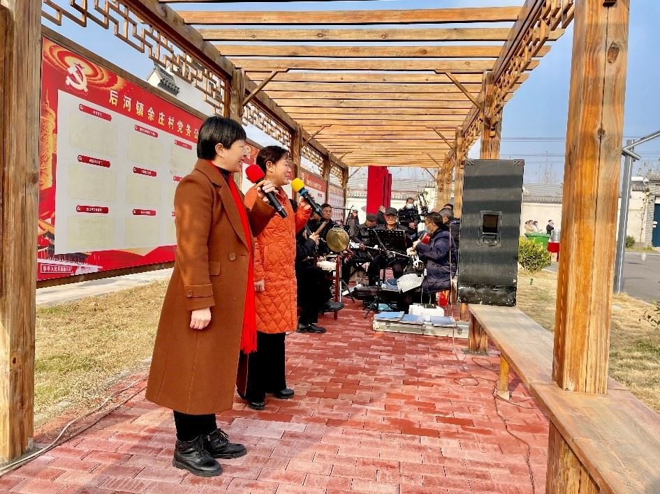 河南安陽內(nèi)黃縣余莊村村民們正排練元宵節(jié)晚會(huì)節(jié)目。受訪者供圖