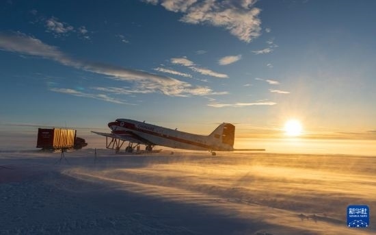 2月5日，“雪鷹601”?？吭谀蠘O中山冰雪機場。新華社發(fā)（裴文悅攝）