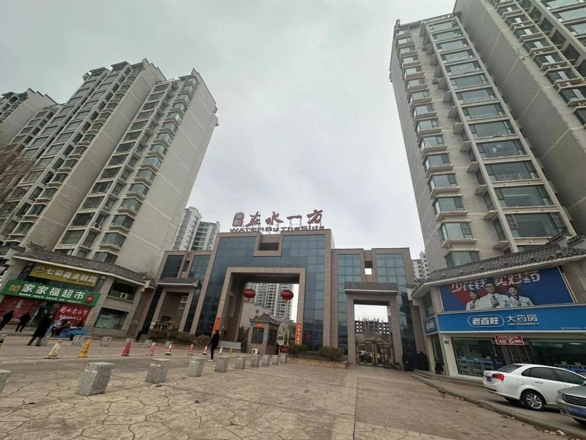 甘肅省永靖縣“在水一方”小區(qū)。人民網(wǎng)記者 馬昌攝
