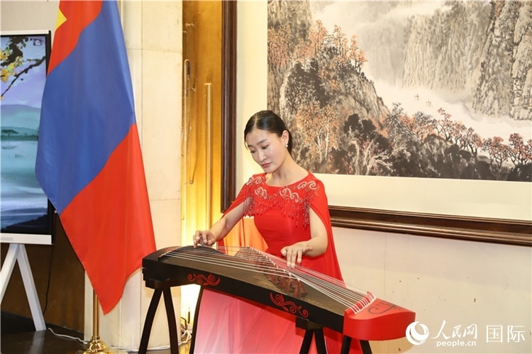 古箏表演。人民網(wǎng)記者 霍文攝