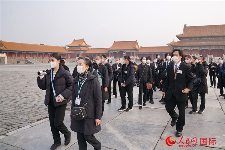 松山芭蕾舞團(tuán)青年代表團(tuán)在故宮參觀。人民網(wǎng)記者 張麗婭攝