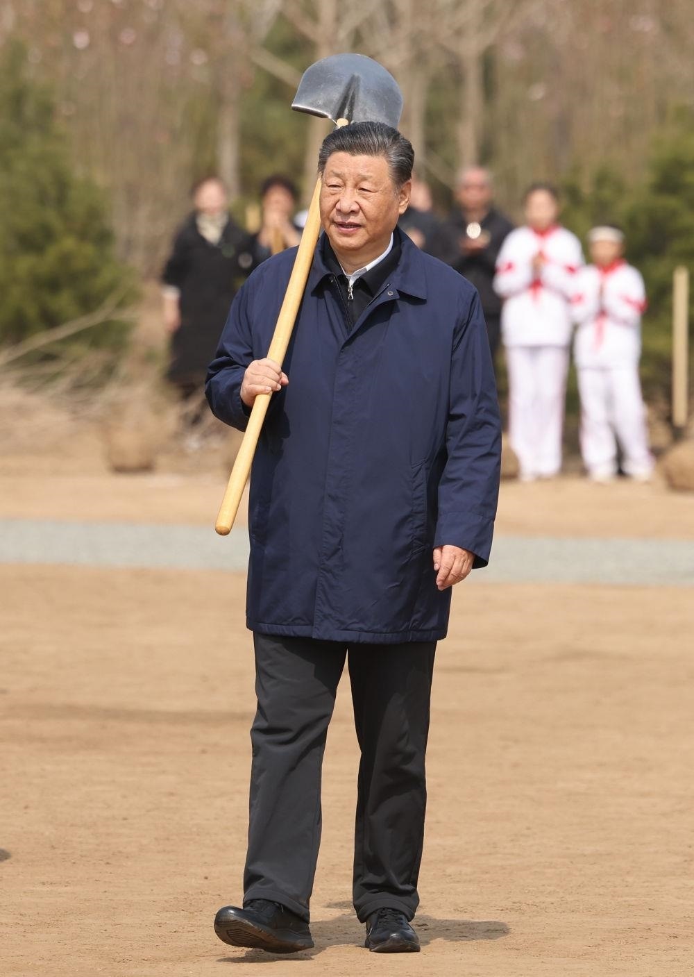 △2024年4月3日，習(xí)近平總書記來到北京市通州區(qū)潞城鎮(zhèn)參加首都義務(wù)植樹活動(dòng)。