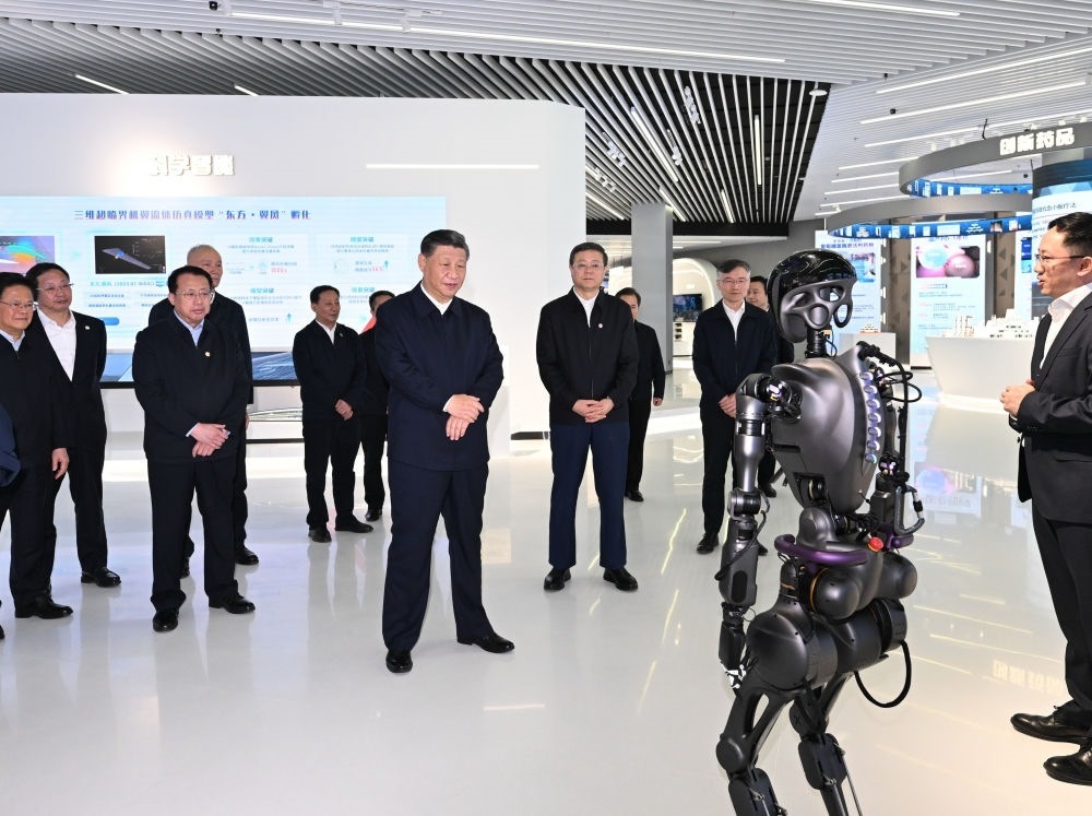 2023年11月28日下午，習(xí)近平總書記在上海浦東新區(qū)張江科學(xué)城參觀上海科技創(chuàng)新成果展。