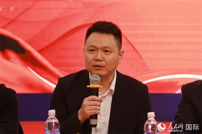中國駐里約熱內(nèi)盧總領(lǐng)館副總領(lǐng)事王尉育在座談會(huì)上致辭。人民網(wǎng)記者 陳海琪攝