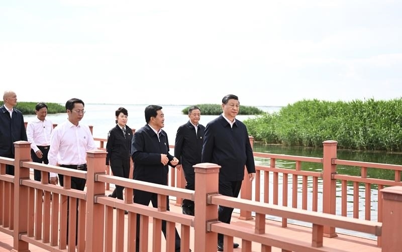 △2023年6月5日，習(xí)近平總書記在烏梁素?？疾?。