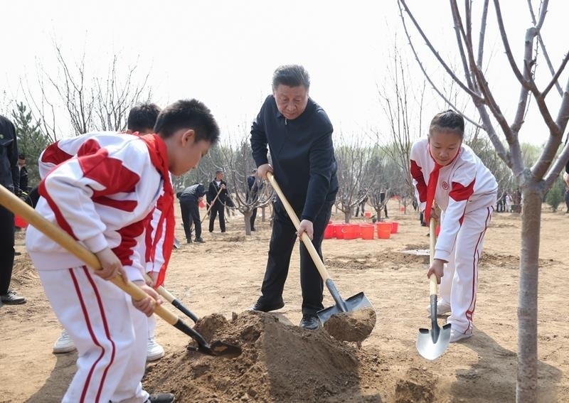 △2024年4月3日，習(xí)近平總書記來到北京市通州區(qū)潞城鎮(zhèn)參加首都義務(wù)植樹活動。