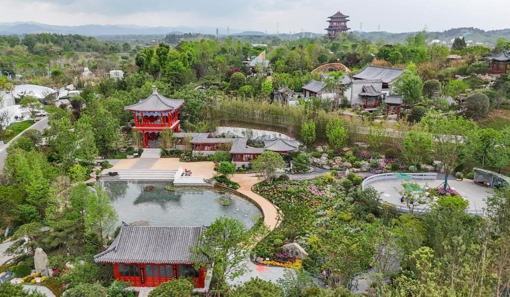 這是2024年4月22日拍攝的成都世園會主會場北京園（無人機照片）。新華社記者 王曦 攝