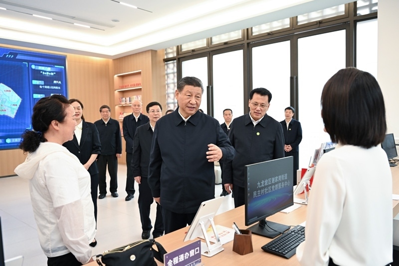 2024年4月22日下午，習近平總書記在重慶市九龍坡區(qū)謝家灣街道民主村社區(qū)考察。