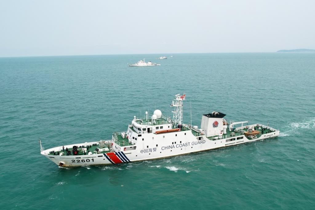 圖為5月14日海警艦艇編隊(duì)在巡航管控。（中國海警局南海分局供圖）