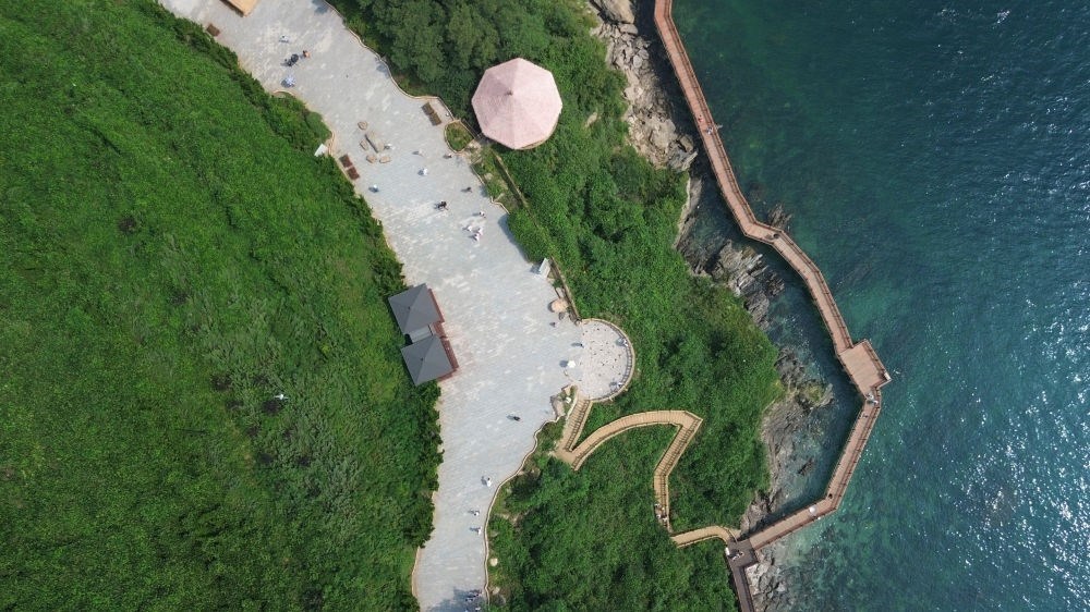 2023年8月16日，長?？h小長山島小水口森林公園一角（無人機照片）。新華社記者 陳為 攝