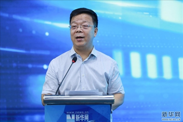 新華網(wǎng)黨委常委、董事、副總裁劉加文致辭