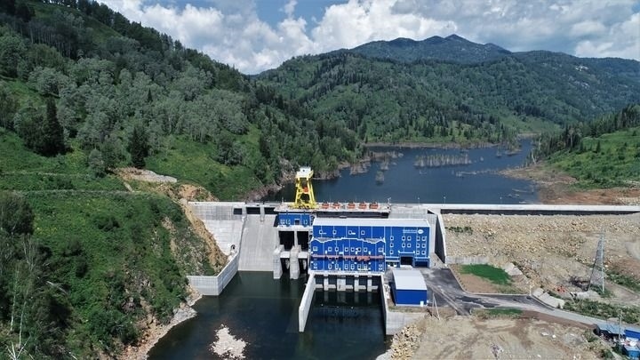 這是2021年7月28日拍攝的哈薩克斯坦圖爾古孫水電站（無人機照片）。新華社發(fā)（奧斯帕諾夫攝）