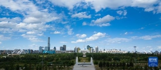 這是7月1日拍攝的哈薩克斯坦首都阿斯塔納的天際線。新華社記者 王建華 攝
