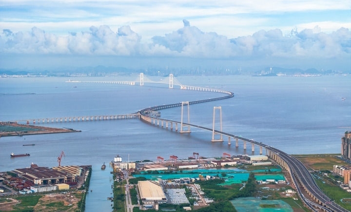 2024年6月27日拍攝的深中通道全景。新華社記者 毛思倩 攝